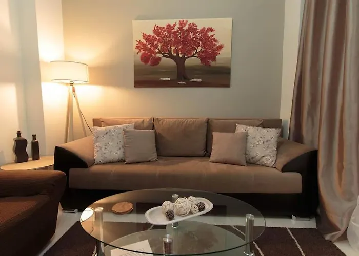 Irida Equanimity And Cozy Apartment