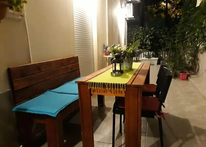 Irida Equanimity And Cozy Apartment