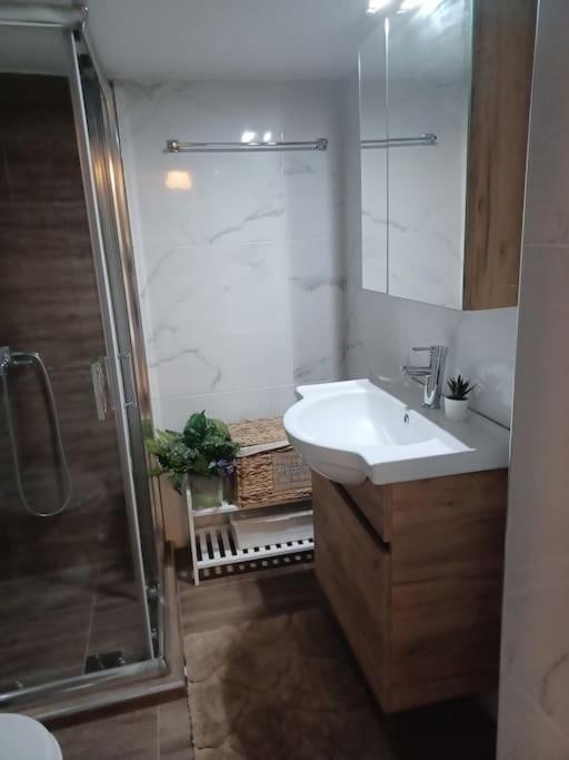Irida Equanimity And Cozy * Thessaloniki