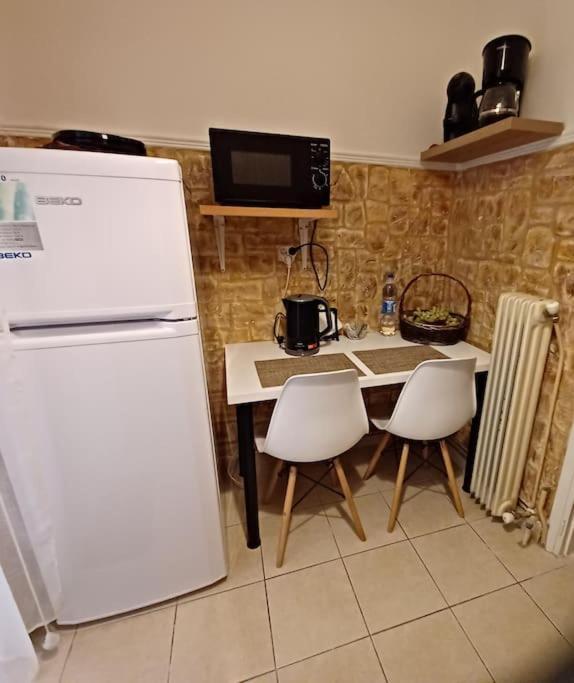 Apartment Irida Equanimity And Cozy