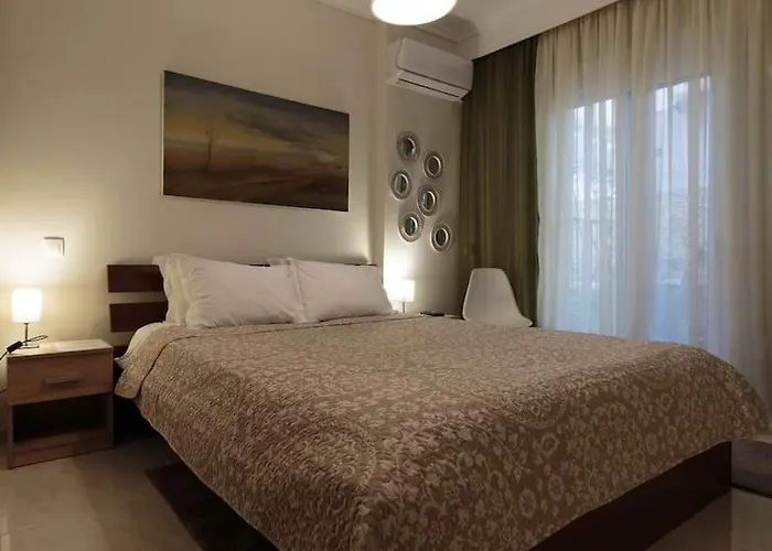 Irida Equanimity And Cozy Apartment